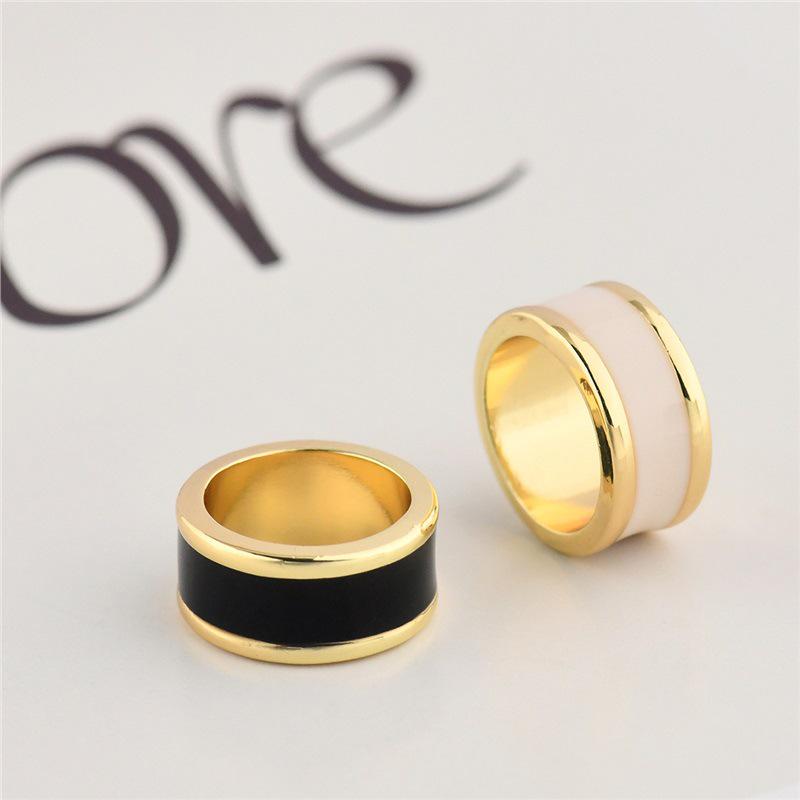 Stylish Scarf Buckle: Versatile Fashion for Shawls & Headscarves