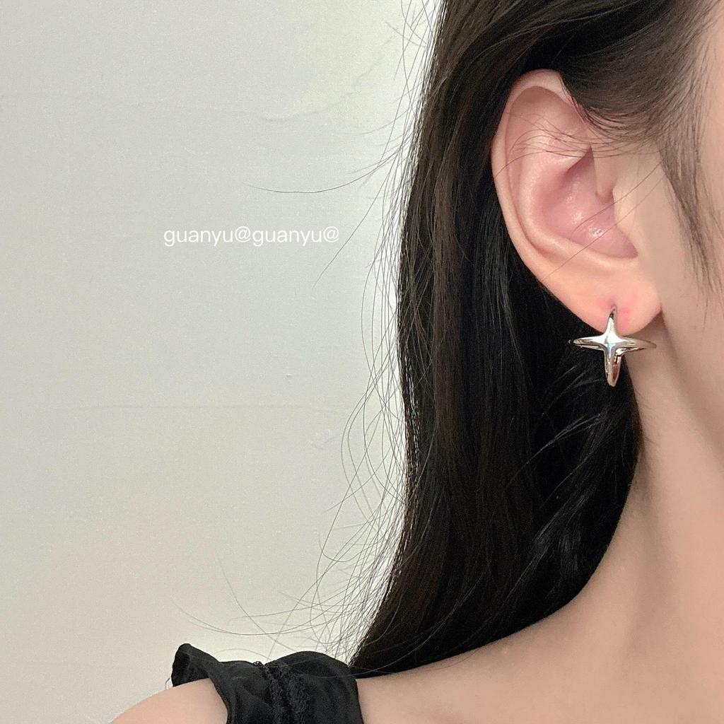Elegant Four-Pointed Star Ear Cuffs – Stylish Women's Luxury Earrings