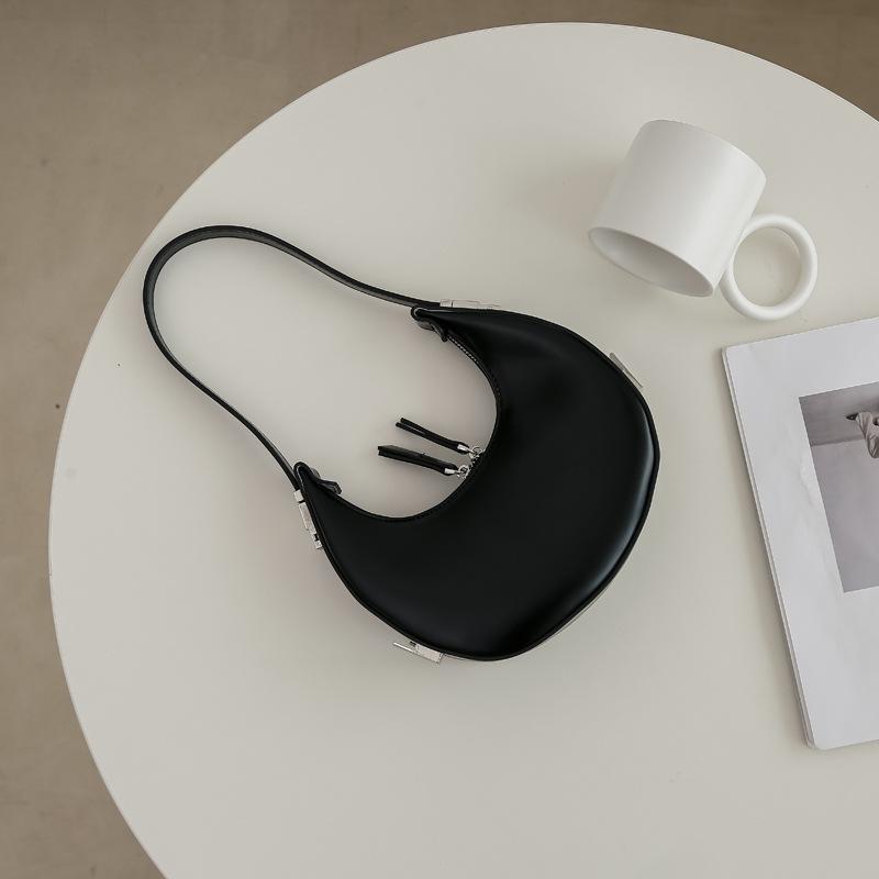 Korean Niche Design Underarm Crescent Bag Summer Dark Wind Crescent Bag Fashionable Personalized Shoulder Bag Women's Bag