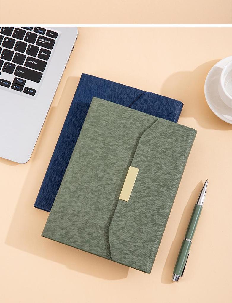 Exklusives Geschenkset: Maßgeschirm, Isolierbecher, Hochwertiges Notizbuch, USB-Speicherstick, Firmengeschenk