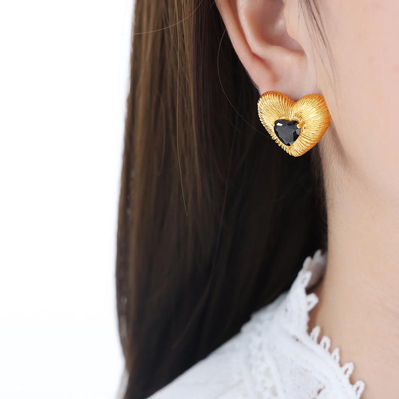 Heart-Shaped Copper Bar Earrings - Empress Dowager Style, Colorfast, New Chinese Design for Women