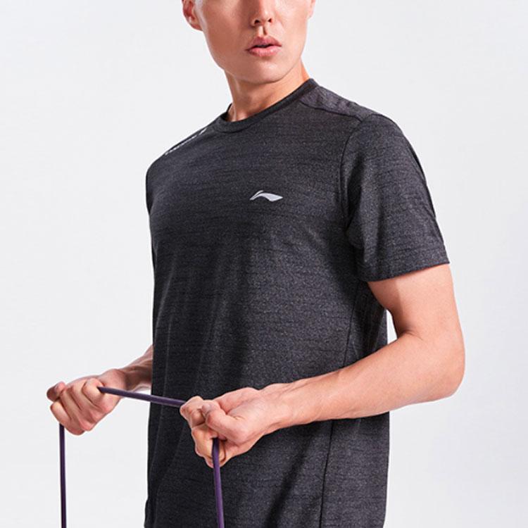 Camisetas Masculinas Li Ning Cor Mista Novo Padrão Gola Redonda Preta Ajuste Reto Moderado ATSQ201-1