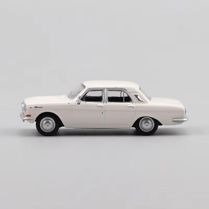 Perka 1:64 Scale GAZ-24 Volga Alloy Car Model Ornament Souvenir Display Collection Hobby Gift