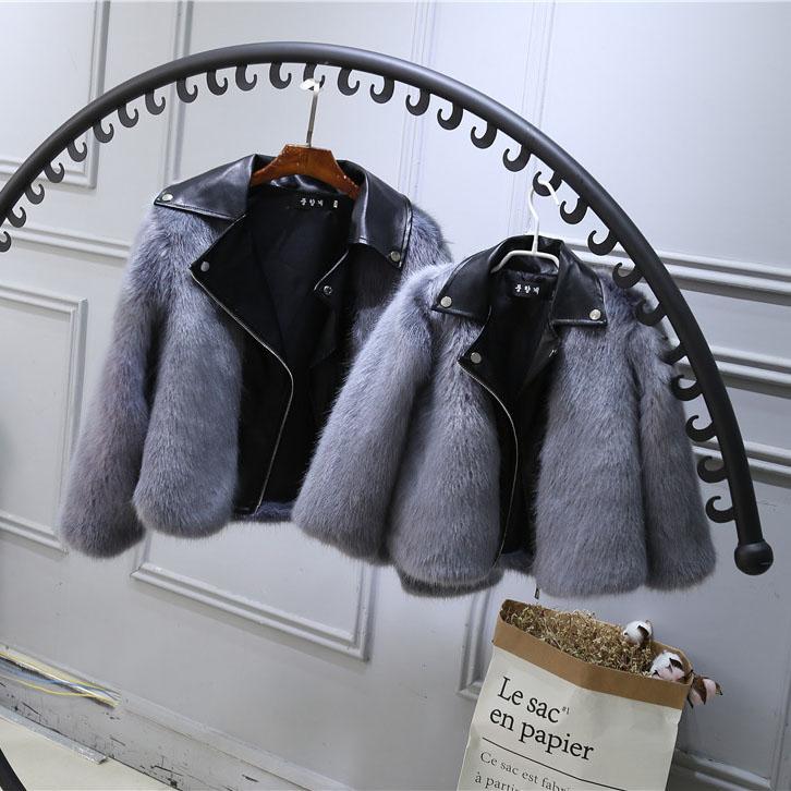 Herbst- und Winterkinderimitatfuchsfellkindermantel mit Revers, lässiger Mantel