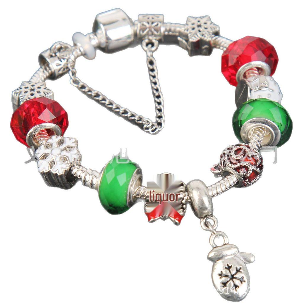 Christmas Heart Snowflake Beaded Bracelet: Red, Crystal, and Green Lampwork