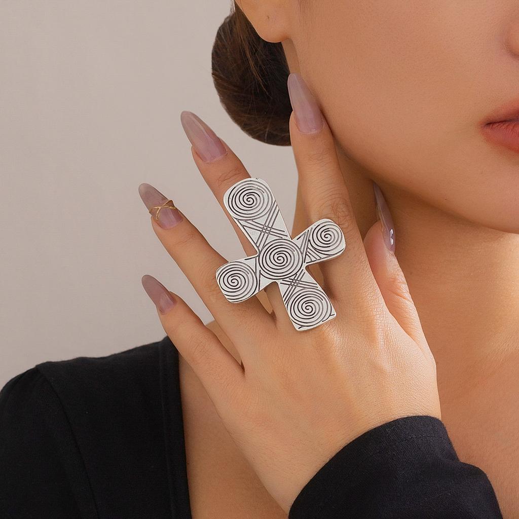 Anello Grande Amore in Metallo Esagerato Dolce e Cool, Anello a Croce con Modello Personalizzato alla Moda