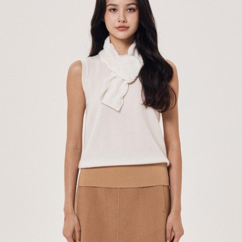 

UNIT Cashmere Cable Petite Knit Muffler (UFJKAM491C-IVORY) F