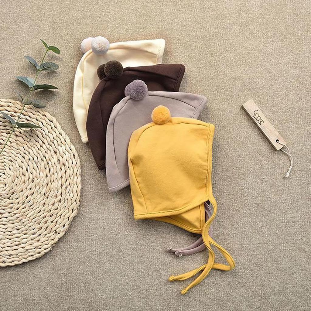 Căciulă Drăguță Mică cu Ciucure pentru Bebeluși, Culoare Solidă, pentru Nou-născuți Băieți Fetițe, Căciulă cu Protecție pentru Urechi, Primăvară Toamnă, pentru Sugari Mici, cu Șireturi, Căciulă Caldă