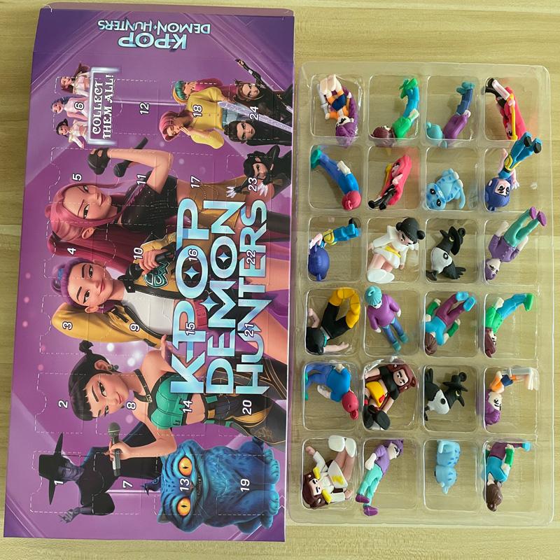 Akrylová ozdoba na vánoční stromek Démonický lovec K-pop styl Adventní slepý box Roztomilá gotická sváteční dekorace Dárek pro teenagery Adventní kalendář