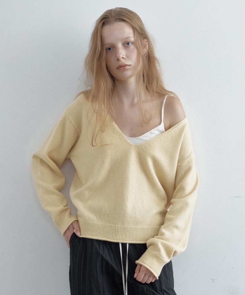 TOAVE Sally Cashmere Deep V-Neck Knit (Butter)