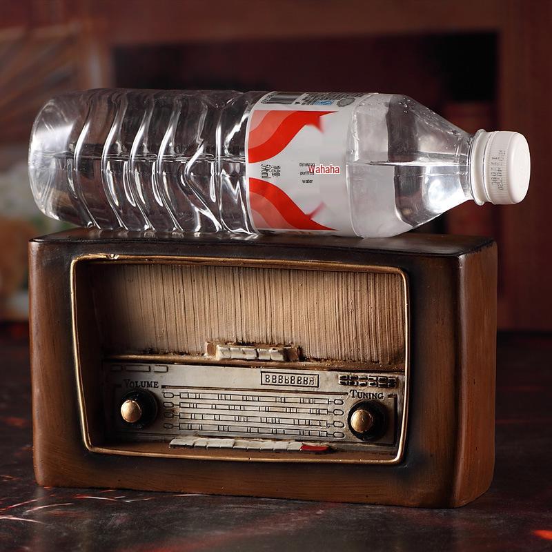 Vintage European Nostalgic Resin Radio Ornament – Retro Gift Craft