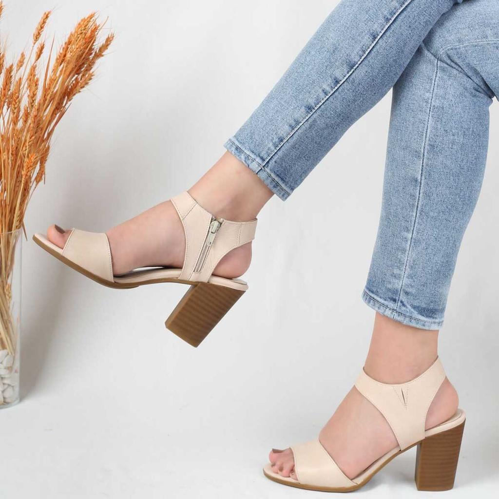 single strap heeled sandals