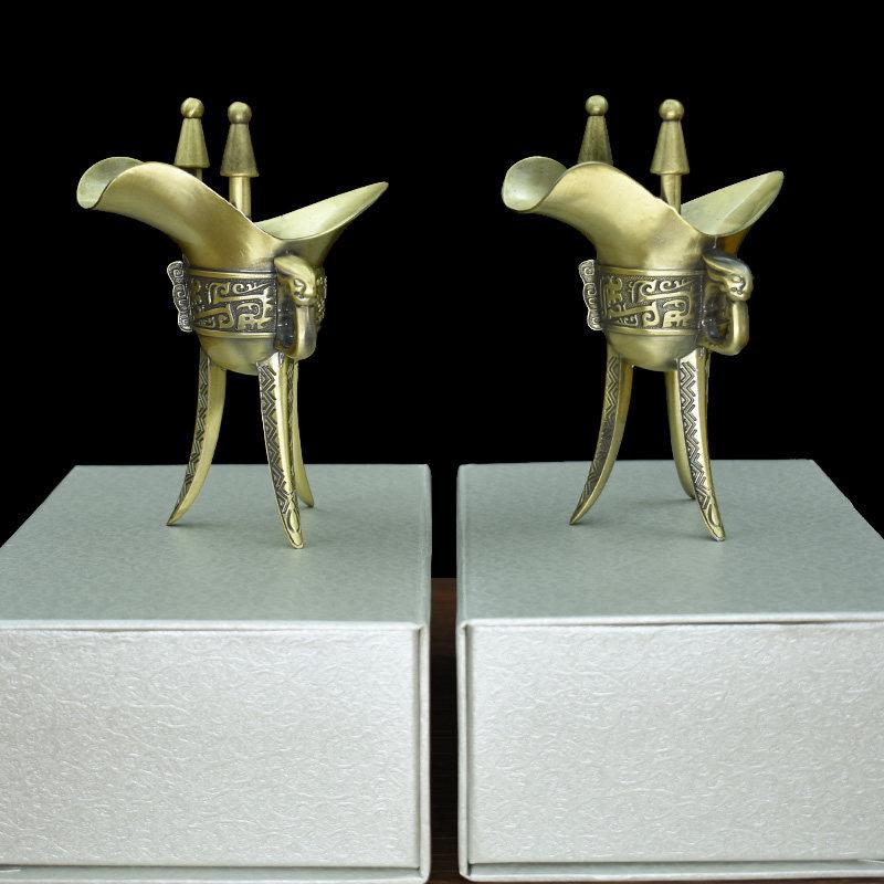 Antique Imitation Bronze Qianlong Jue Cup – Three-Legged Wine Vessel for Weddings and Film Props