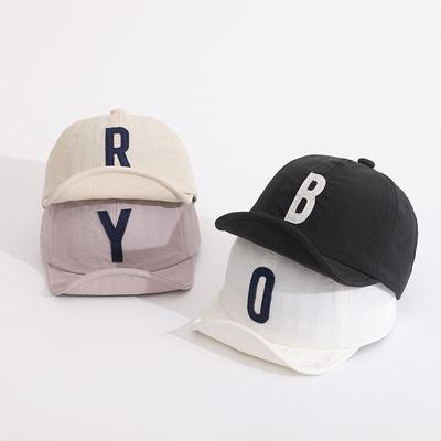 Buchstabendruck Baby-Baseballkappen Sommer Atmungsaktive dünne Schirmmütze für Säuglinge Jungen Schnelltrocknende verstellbare Sonnenhüte für Kleinkinder