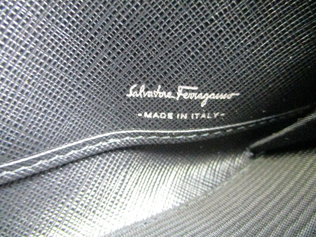 Authentic Salvatore Ferragamo Gancini Black Leather Silver H/W Round Zip Wallet #a683  Refurbished