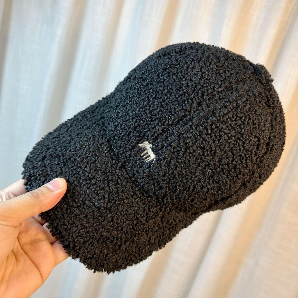 New Lamb Velvet Embroidered Little Fox Autumn and Winter Baseball Hat for Men and Women with Wide Brim and Face Shaped Small Duck Cap