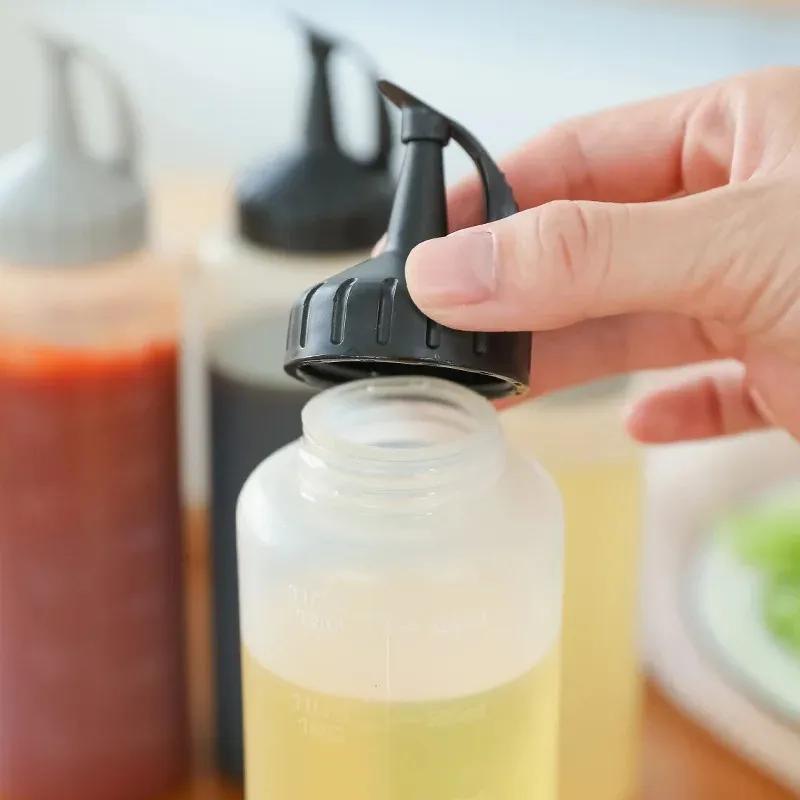 175ml / 350ml Squeezing Oil Bottle Kitchen Organizer Soy Sauce Seasoning Salad Sauce Vinegar Containers Plastic Seasoning Bottle