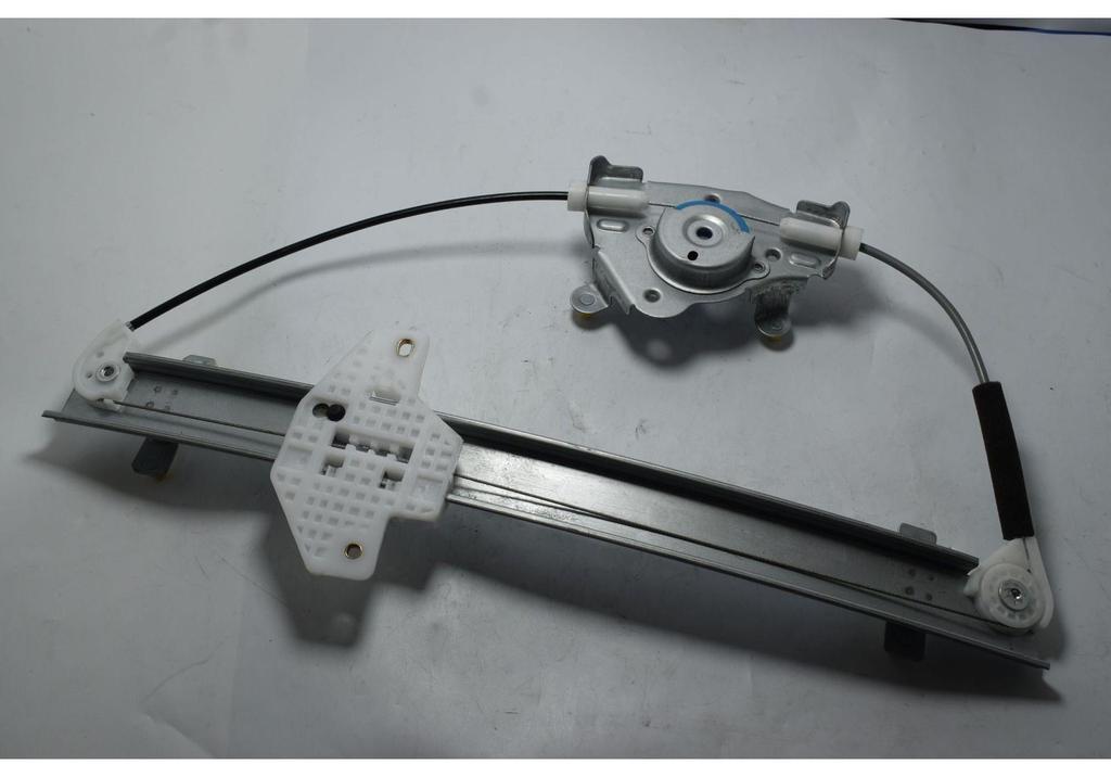 Car Window Regulator 82402-H1000 for Traka (2003-2008)