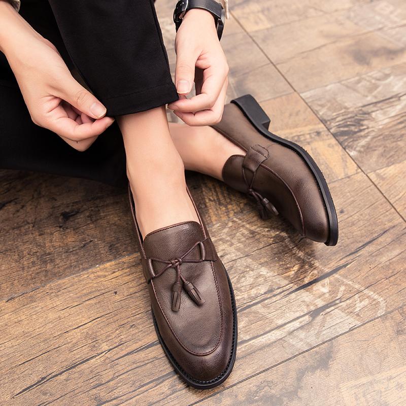 Mode Neue Herren Quasten Loafers Leder Formelle Schuhe Elegante Kleiderschuhe Einfaches Slip-On Herren Freizeitschuhe Große Größe 47 Zapatos Hombre