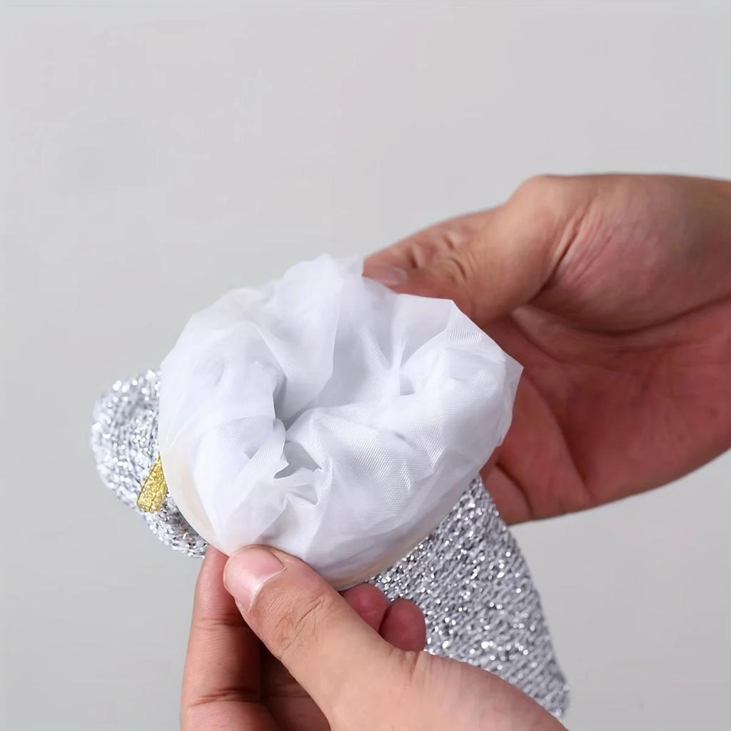 High-Quality Steel Wire Dishwashing Gloves,Made with Built-In PVC Material,Are Non-Slip,And Suitable for Cleaning in The Kitchen