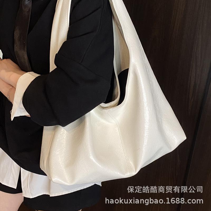 Tote Bag Women's Large Capacity 2025 New Summer Versatile Shoulder Bag Casual Simple College Student Class Commuter Bag