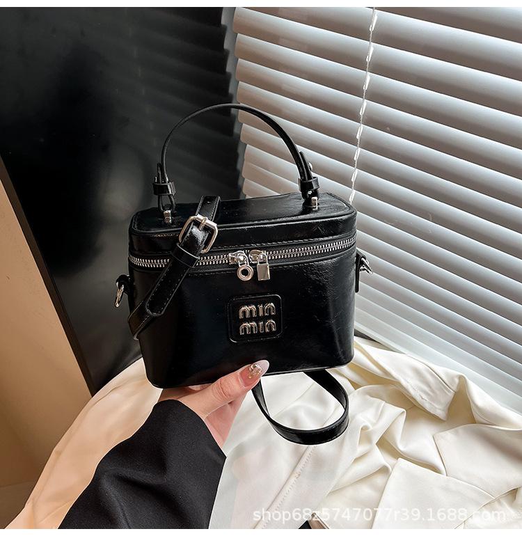 This Year's Popular Bag Bucket Bag Women's 2025 New Trendy High-end Handbag Niche Fashion One-shoulder Crossbody Bag