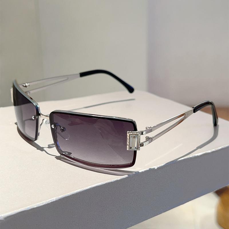 Fashion Rectangle Metal Shades Stylish Brand Design Women's Sunglasses Trendy Gradient Punk Sun Glasses with Anti UV