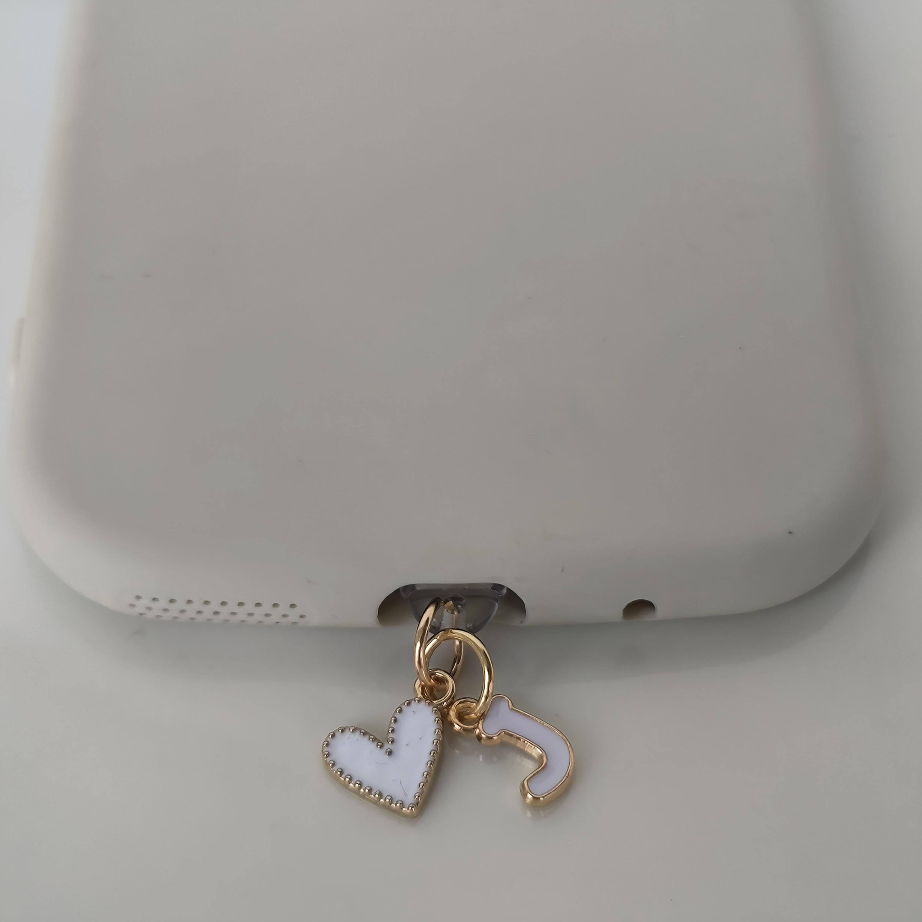 

1pc White Heart-Shaped Phone Dust Plug, 26 Letter Alphabet Love Charging Port Dust Cover Accessory for DIY Mobile Decor Suitable for IPhone/Type-C For Type-C