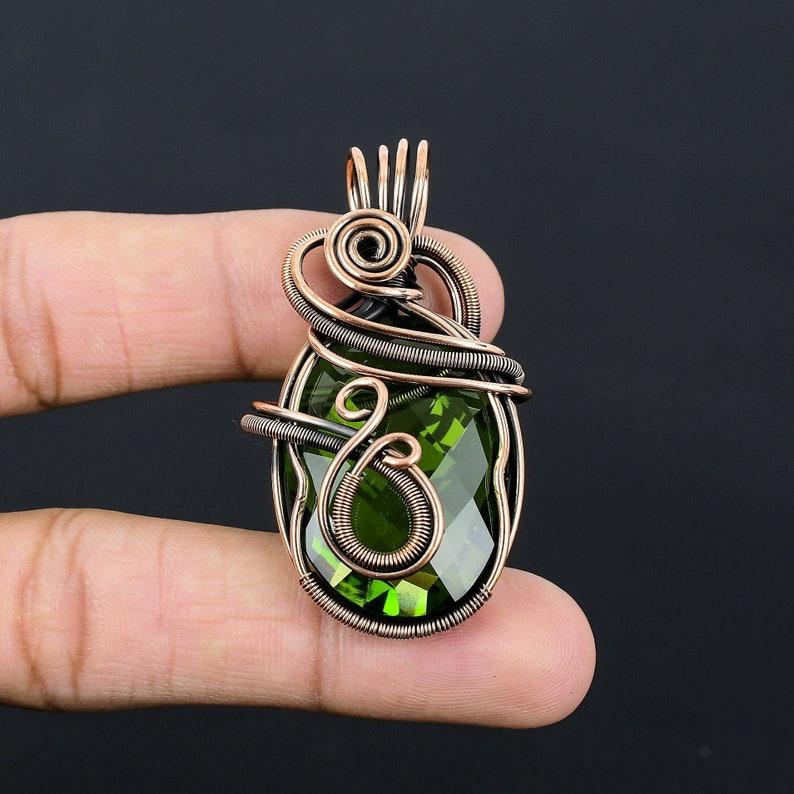 Pendentif Péridot Pendentif Enveloppé de Fil de Cuivre Pendentif Pierre Précieuse Péridot Bijoux en Cuivre Pendentif Fait Main Bijoux Péridot Cadeau Pour Elle Mère