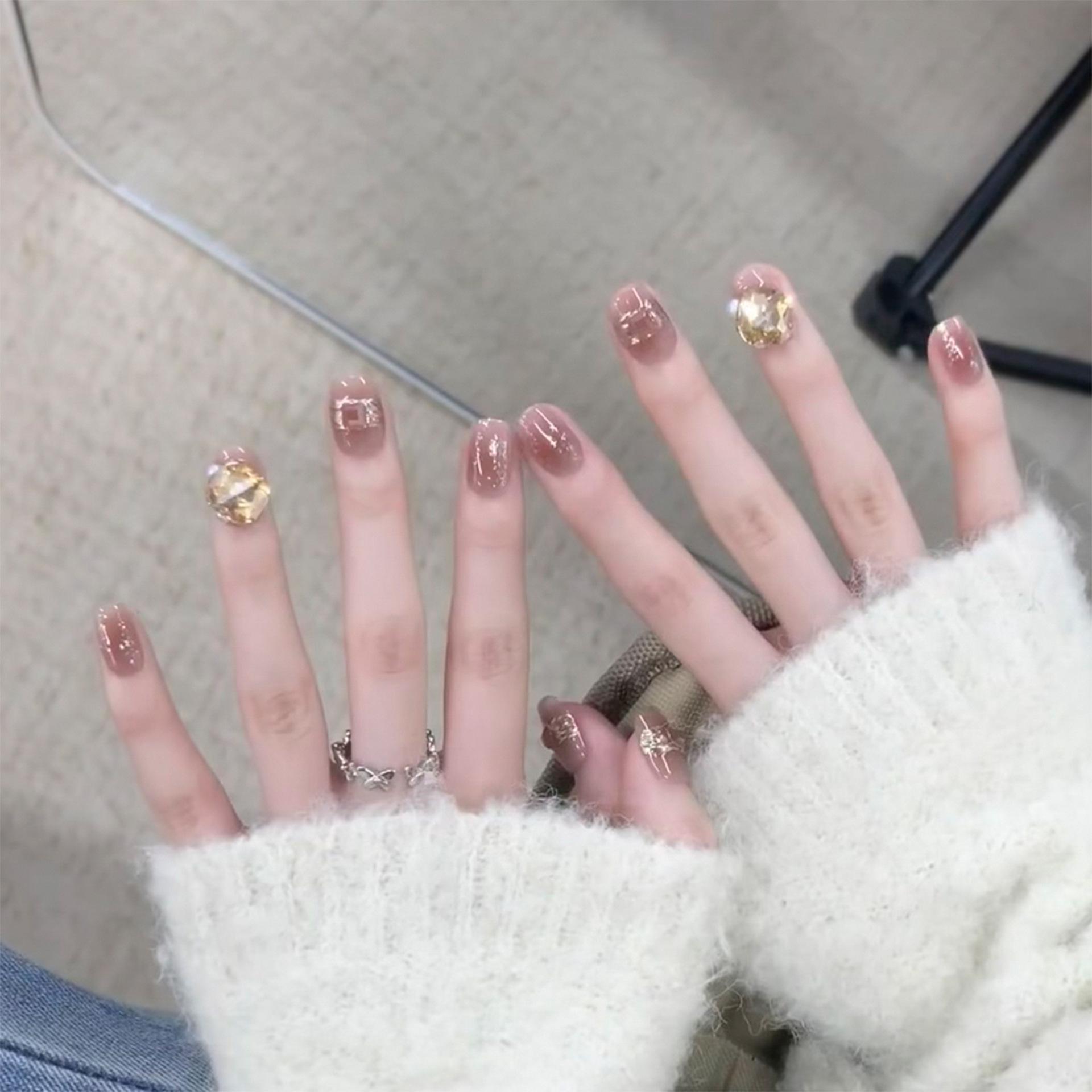 

30-Piece Blush Ombre Short Nail Set with Flash Diamond Design for Autumn/Winter GN030 [Glue Version]