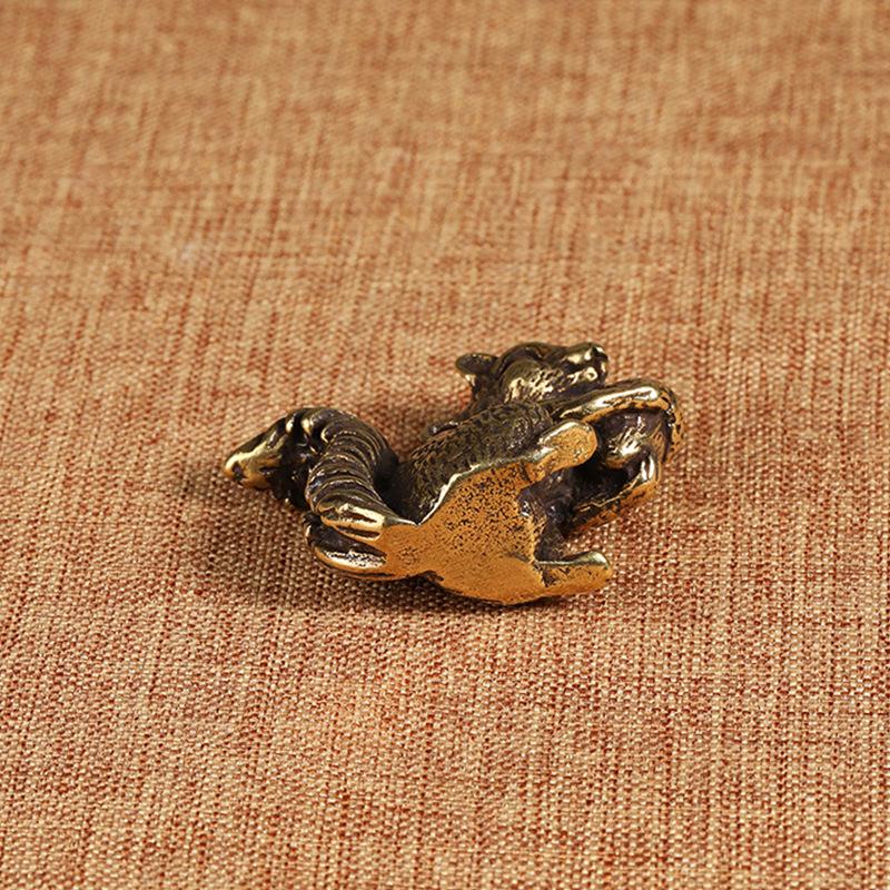 Cute Brass Squirrel Ornament Solid Copper Statue Figurines Brass Squirrels Nuts Tea Pot Incense Holder Desk Decoration