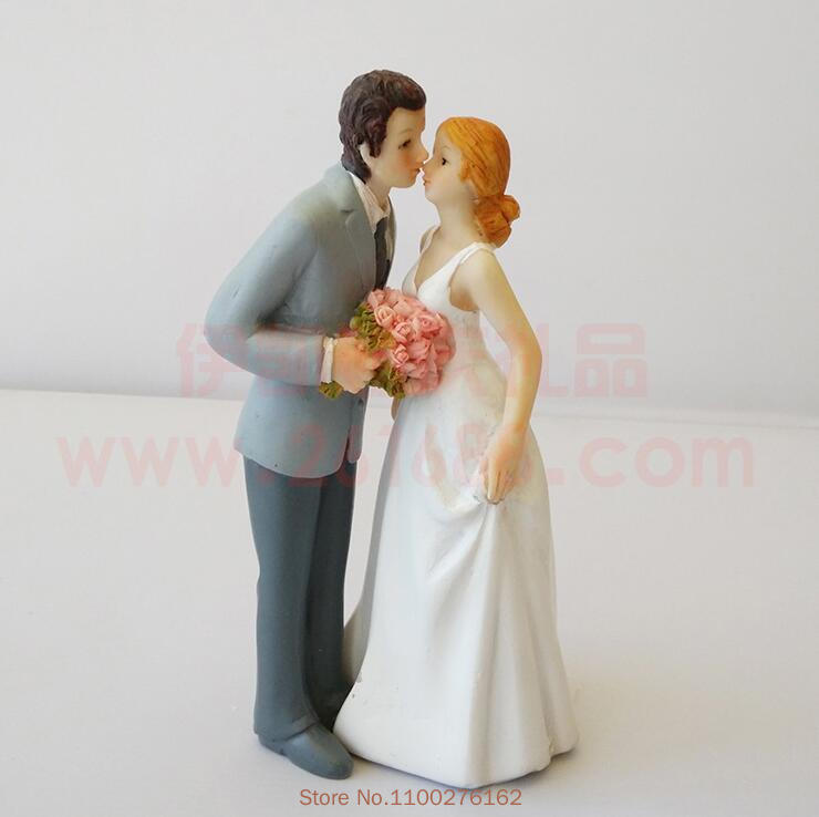 Wedding Romantic Bride and Groom Toppers Couple Figurine Marriage Funny Cake Toppers Dolls for Wedding Cupcake Decoration New