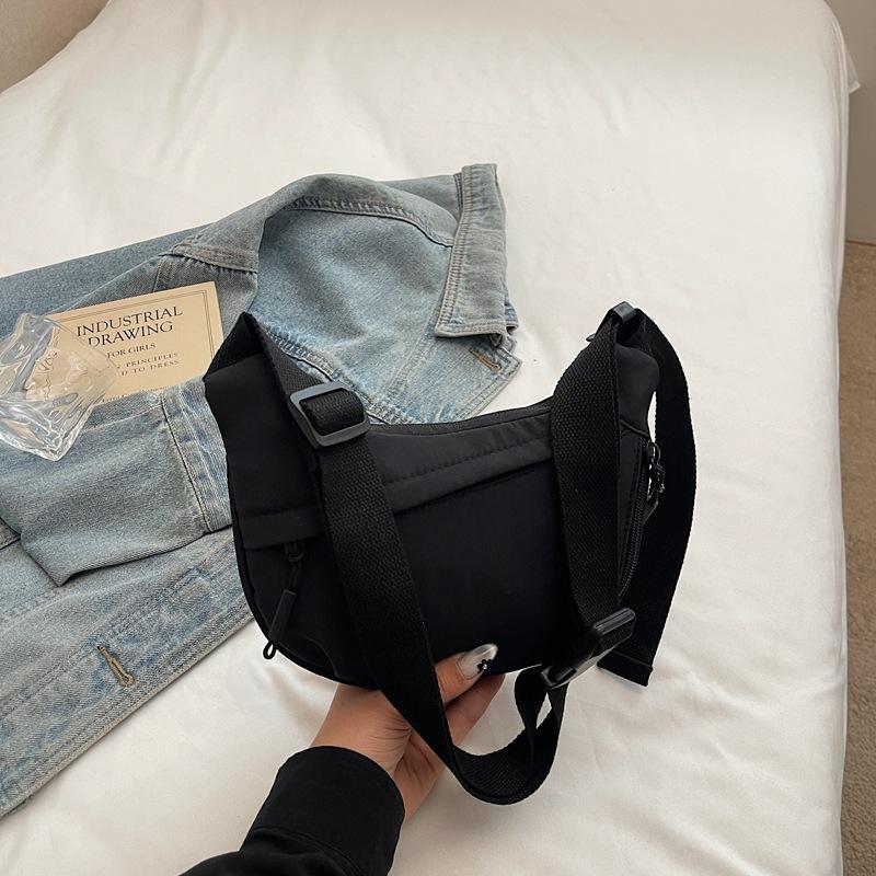 

Dumpling Female Messenger Bag Mini Canvas Bag Bag Bag Shoulder Sports Versatile Walking Backpack Mobile Phone Bag чорний