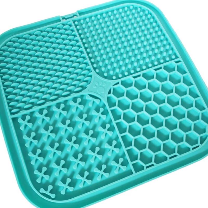 

Wutuo Silicone Suction Cup Pet Lick Mat - Slow Feeder for Cats & Dogs (3-Pack)