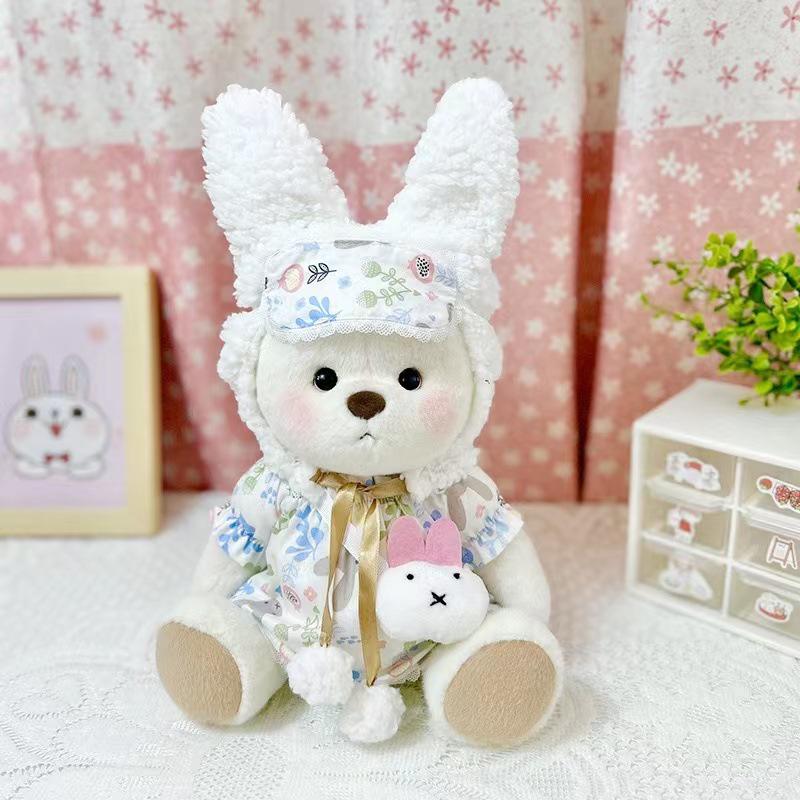 Jucărie de pluș Lina Bear de 30 cm cu pijama de travestit