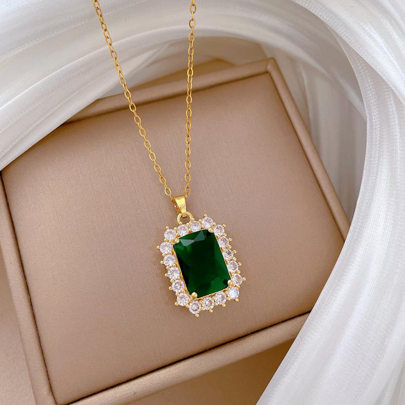 Green Square Full Diamond Fashion Light Luxury Temperament Gorgeous Retro Necklace Female Versatile Collarbone Chain Titanium Steel