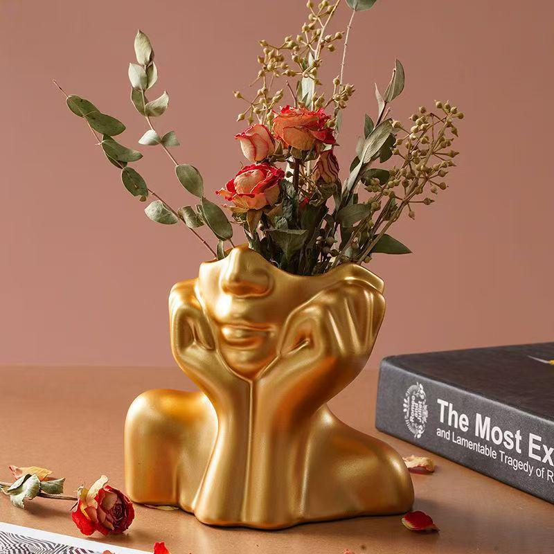 Nordic Creative Human Body Art Desktop Organizer: Multi-functional Pen and Makeup Holder