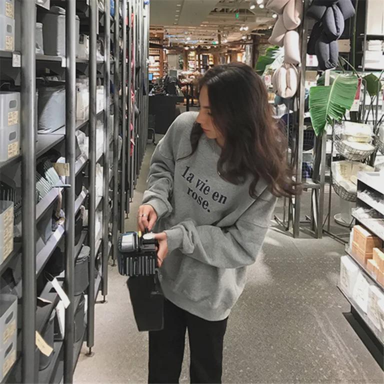 2025 Autumn Korean Loose-Fit Letter Print Thin Sweater for Women - Long Sleeve Pullover for Students