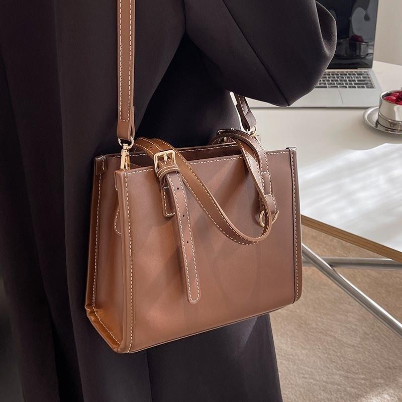 Stylish Versatile Womens Bucket Bag Soft Texture Ideal For Daily Commuting Use