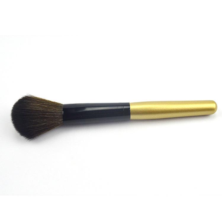 Wavy Silk Nylon Makeup Brush with Solid Wood Handle - Powder & Blush Tool, Logo Customization Available