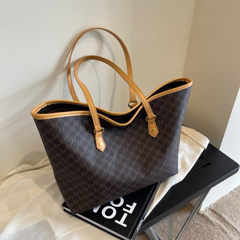 Women's Large-capacity Bag New Versatile Shoulder Bag Fashion Commuter Tote Bag
