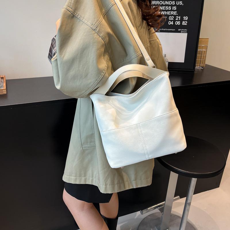 This year's popular small bag women's autumn and winter 2025 new matte retro messenger bag Korean version portable bucket bag