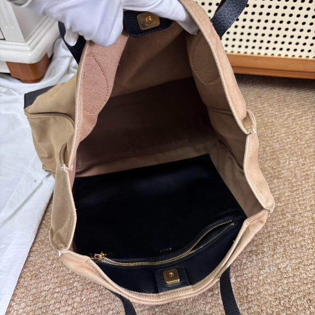 [Pre-Owned] Classic Commuter Large Capacity Logo Print Color Block Canvas Tote Bag - Excellent #A4EBXE