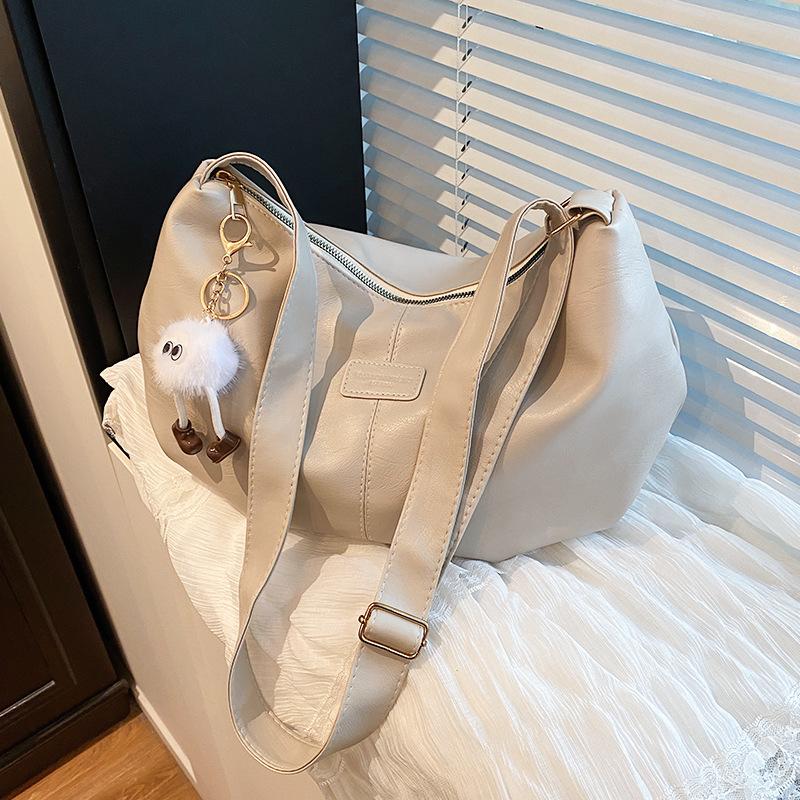 

Premium autumn and winter casual style versatile texture commuter big bag women s foreign style tote bag retro shoulder bag Without pendant білий