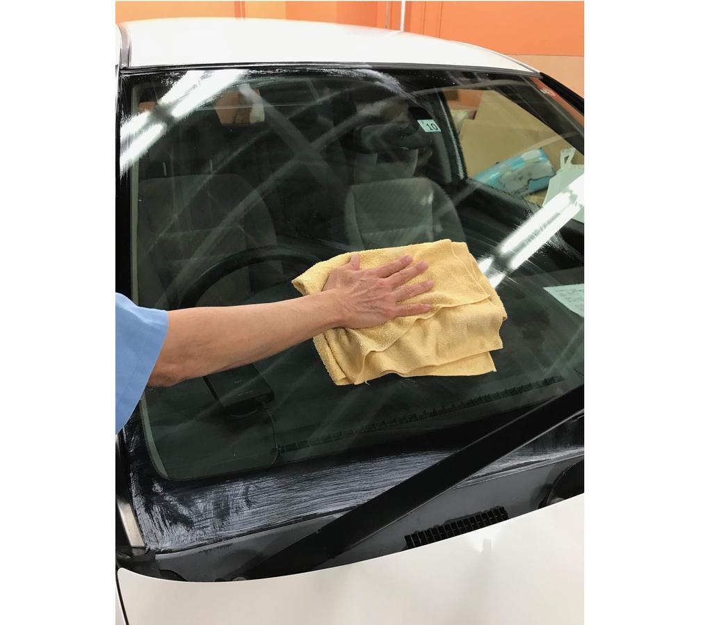 3M Glass Glass 750ml Removes Oil Water and Minute Scratches Compound, Polish-L, (38055), Film, Stains,