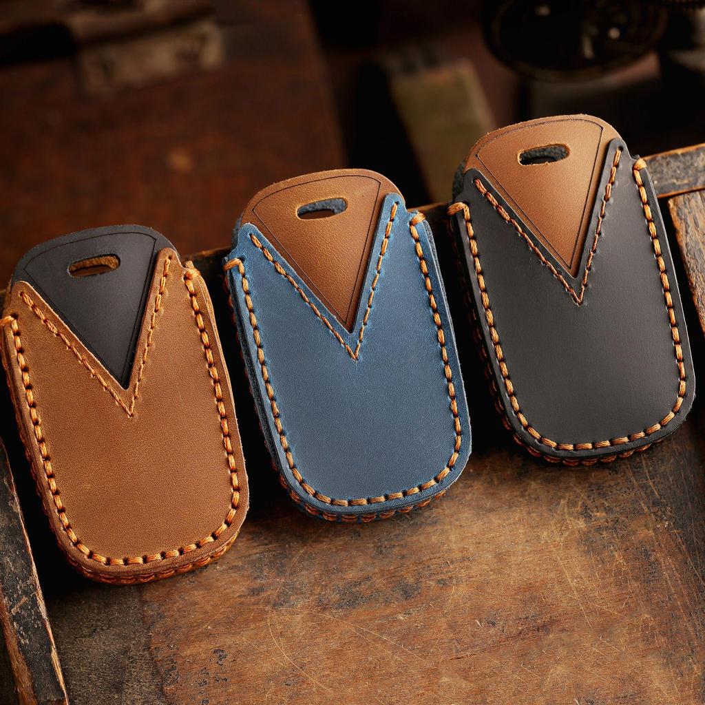 Handmade Genuine Leather Key Cover for Kia Carnival MPV – Retro Cowhide Protective Shell