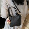 2025 new casual niche cute print high-end portable bucket bag fashionable women's commuter style messenger bag