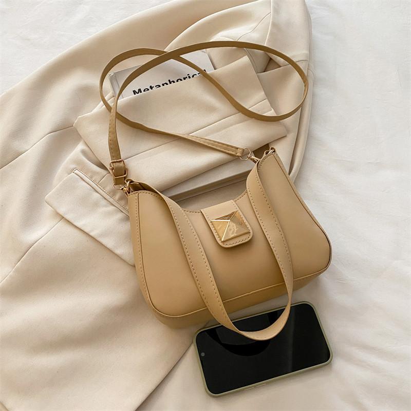 Simple Solid Color Gold Buckle Decoration Women Casual Shoulder Bag For Daily
