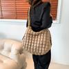 Vrouwen Schoudertas Grote Capaciteit Ritssluiting Effen Kleur Gewatteerde Puffer Gewatteerde Tote Bag Pendelen Winkelen Reizen Crossbody Tas Puff Sling Bag