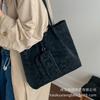 Large-capacity Bags Women's Autumn and Winter 2025 New Casual Shoulder Bags Are Popular This Year, with Simple Texture and Commuter Tote Bags.